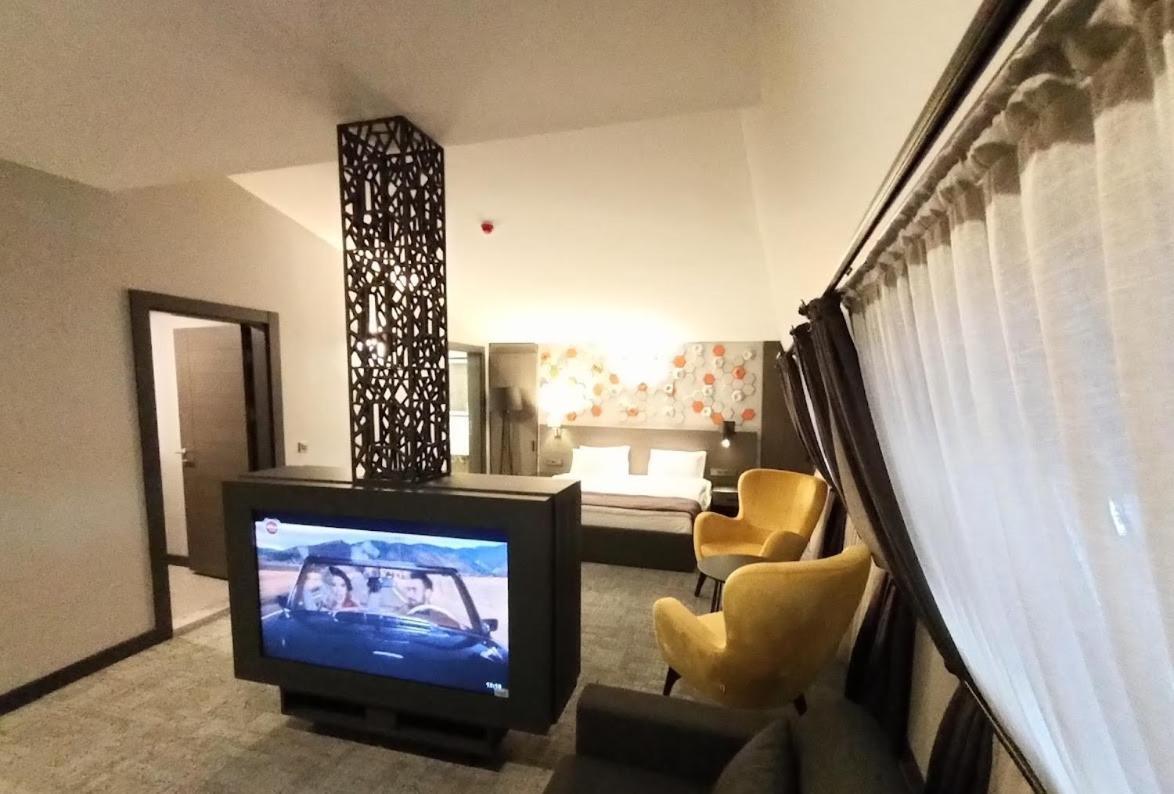 Days Hotel By Wyndham Ankara Cankaya ภายนอก รูปภาพ